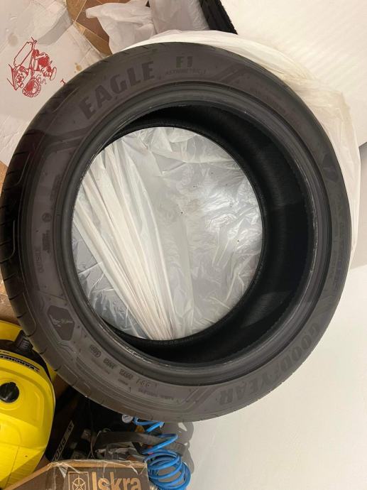 Pnevmatike Goodyear 215/50/18 poletna Količina: 4