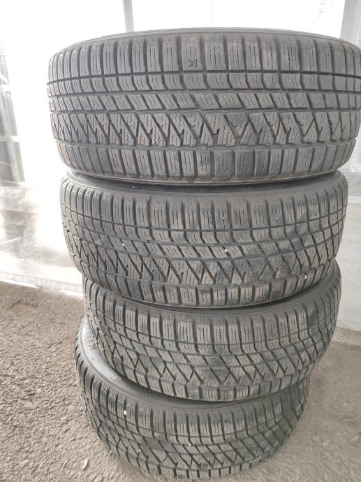 Pnevmatike Kumho 225/55/18 zimska Količina: 4