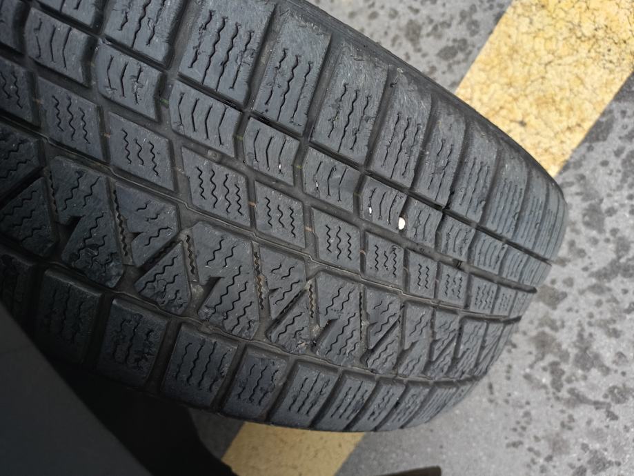 Pnevmatike Kumho 225/55/18 zimska Količina: 4