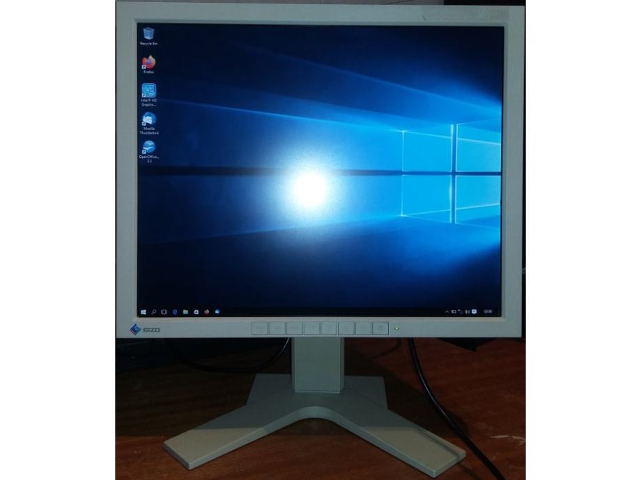 LCD 18.1' (46cm) EIZO FlexScan L685, 2 x DVI-I, USB hub 4x, 10/2002