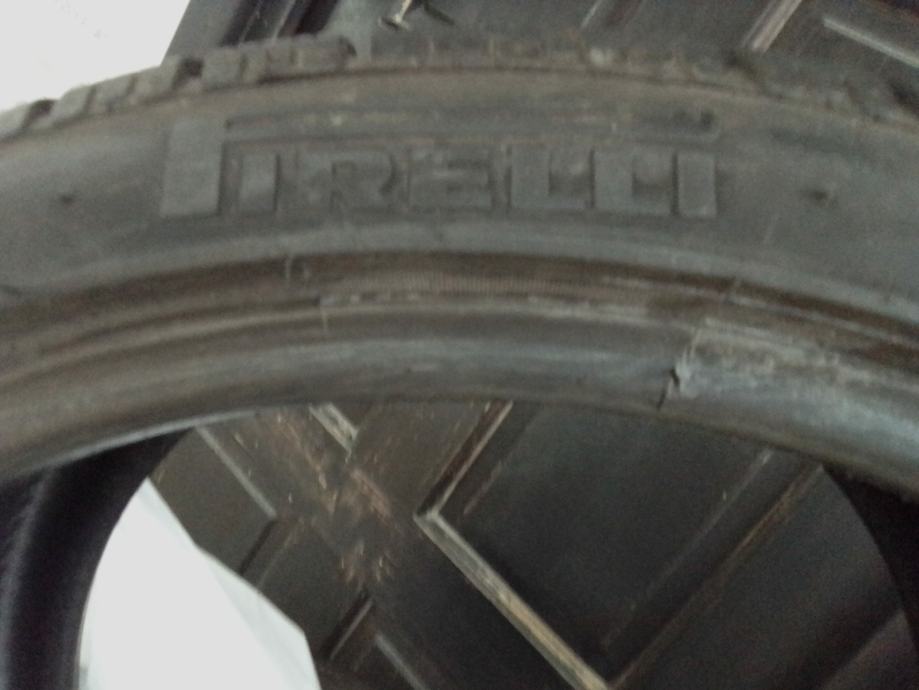 Pnevmatike Pirelli 285/30/19 zimska Količina: 2