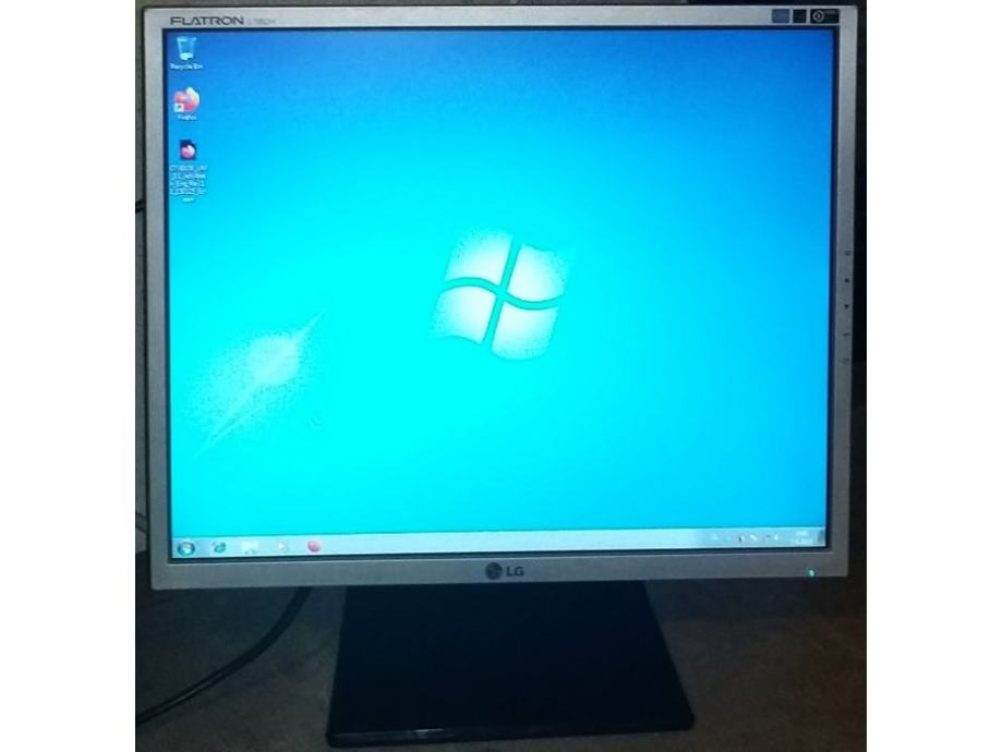 LCD 19' (48cm) LG Flatron L1952H-SF, VGA/DVI, 09/2006