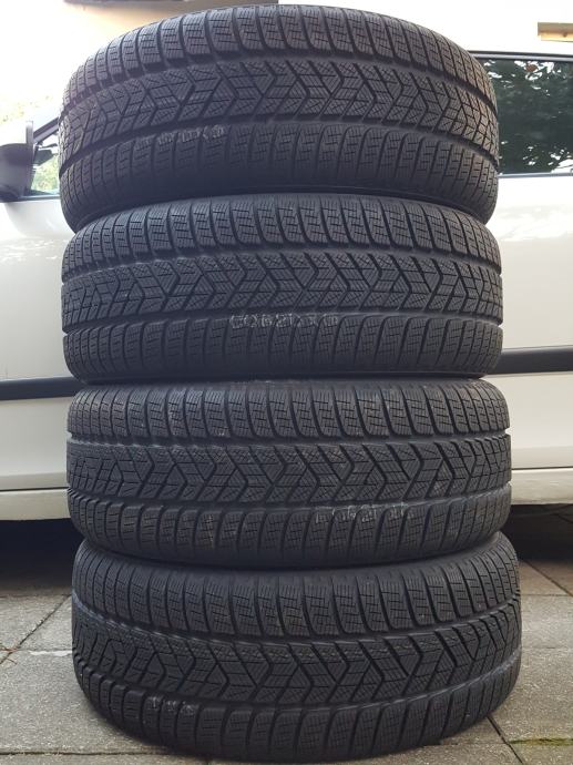 M+S GUME PIRELLI 315 35 22, (8 mm profila) DOT 23(BMW X6)