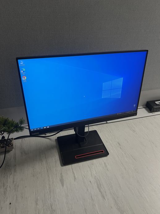 Monitor Lenovo ThinkVision T24i-2L ekran