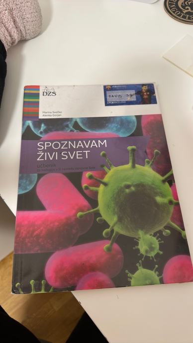 sponavam zivi svet ucbenik biologija