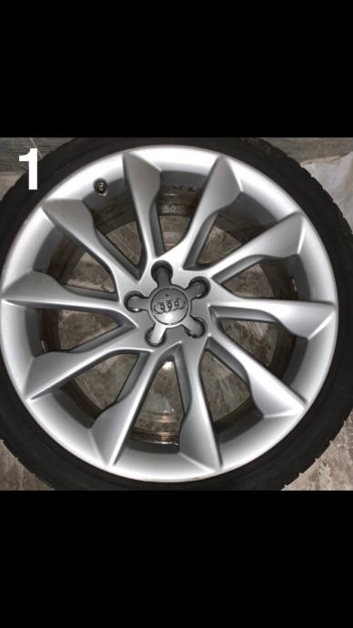 Audi 19 col original platisca 8,5J