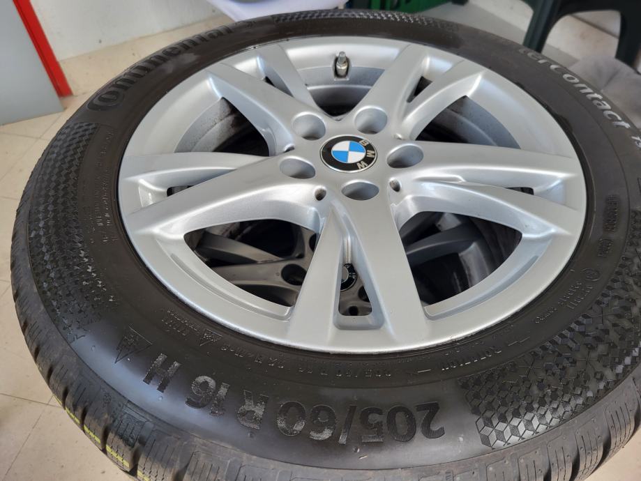 BMW ZIMSKE PNEVMATIKE Z ALUPLATIŠČI IN POKROVI 255-60 R16 skoraj nove