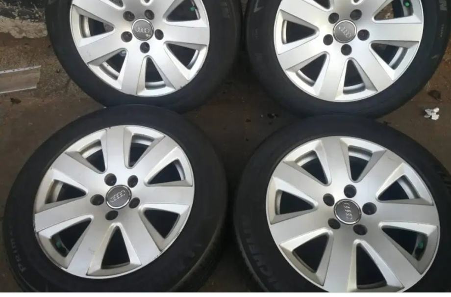 Original audi platisca, 16 col, 5x112, z zimskimi pnevmatikami