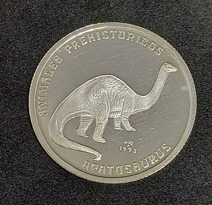 KUBA srebrnik 5 PESOS dinozaver