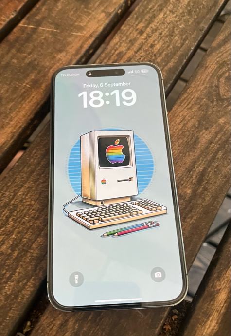 iPhone 14 Pro Max eSIM vijoličen s 6 ovitki