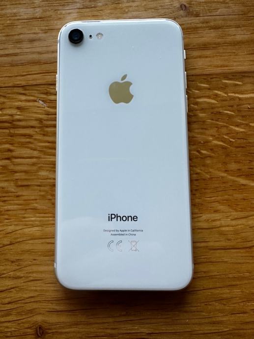 Prodam Apple iPhone 8 64GB nova baterija