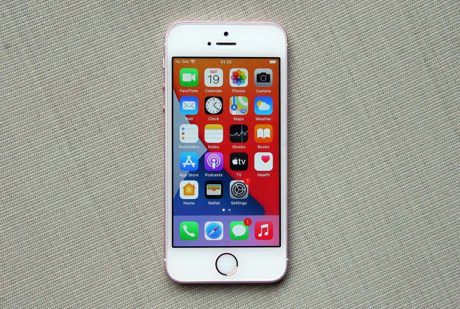 Prodam iPhone SE 32 GB, rose gold, brez praske!