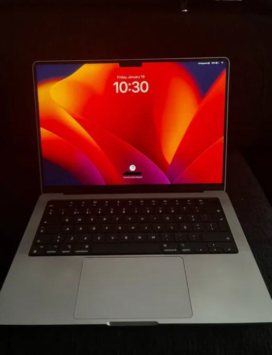 Apple MacBook Pro 14“ M1 Pro - 16 GB RAM - 512 GB SSD