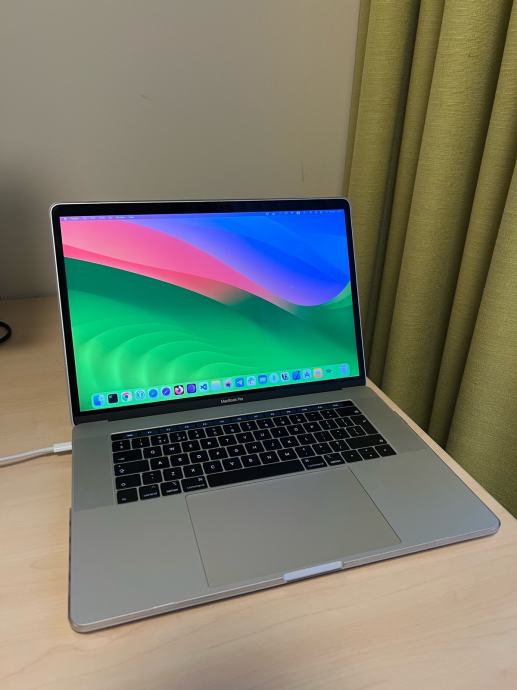 Apple MacBook Pro 15-inch 2018 2.6 GHz i7 16 GB RAM 512GB SSD