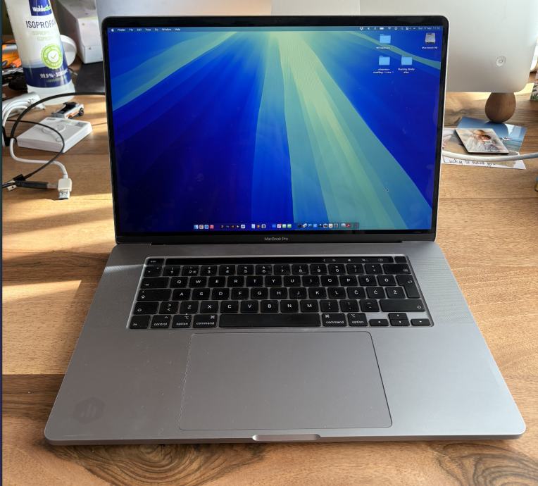 Apple MacBook PRO 16, i7, 16GB RAM, 512GB SSD, AMD Radeon Pro 4GB