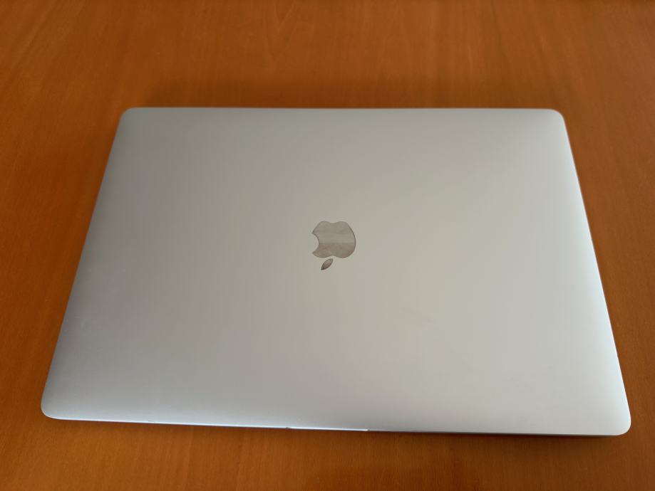 Apple Macbook pro 16 inch (i9 16GB 1TB silver)