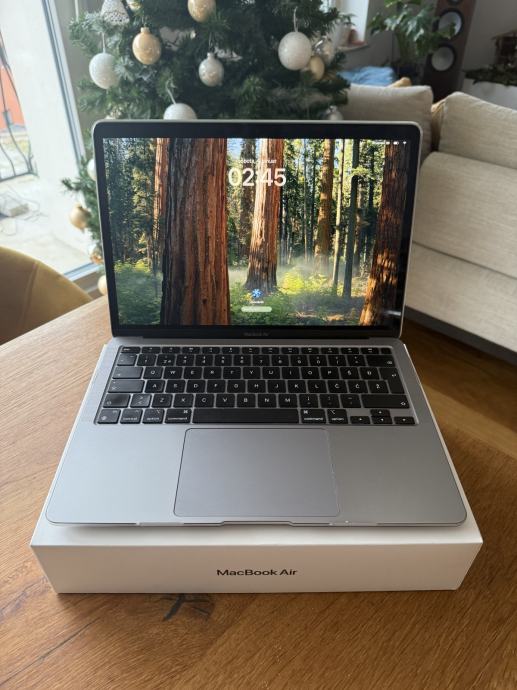 Macbook Air M1 256GB, odlično ohranjen, ugodno!