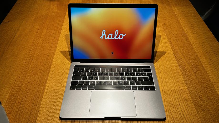 Macbook Pro 13 - 8GB RAM, 256GB SSD, Intel i5 2.3 GHz Quad-Core