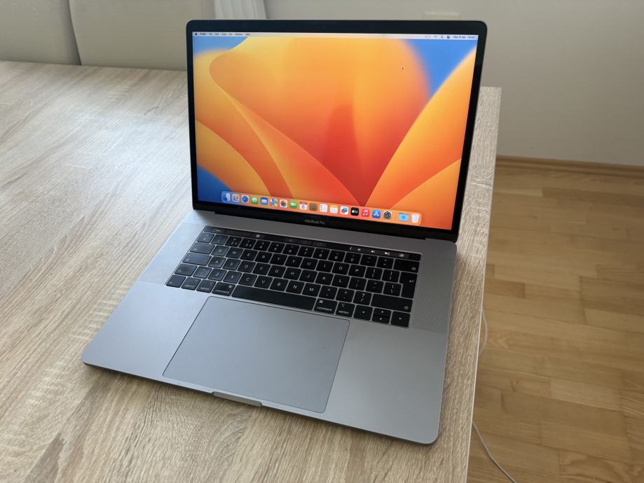 Macbook Pro 15 2018 i7 32GB 512GB SSD