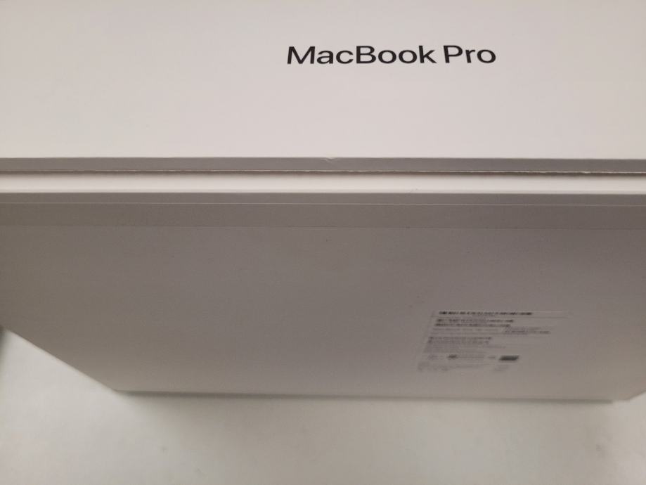 PRODAM PRAZNO ŠKATLO ZA MacBook Pro