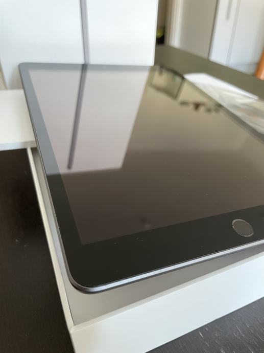 Ipad 8th generation 32 GB