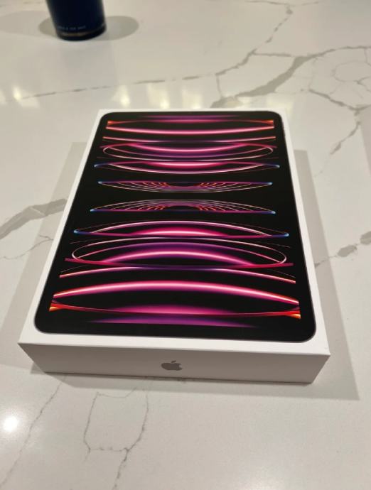 iPad pro 11 inch 4th gen Wi-Fi Space Grey 128 GB