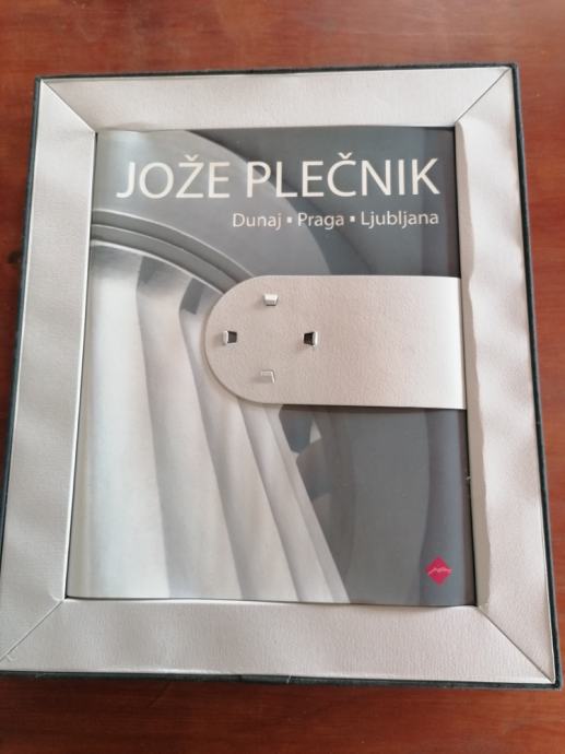 Jože Plečnik - Dunaj, Praga, Ljubljana v ovitku