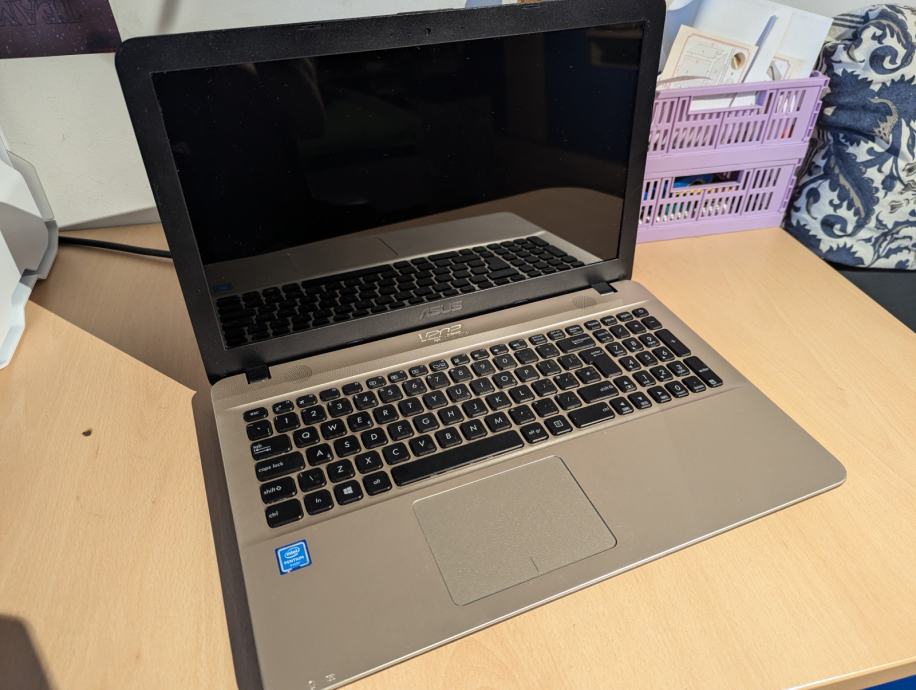 Asus X541N N4200/4GB RAM/250GB SSD