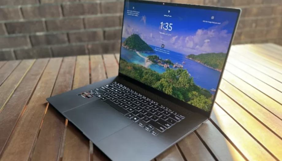 ASUS Zenbook S 16 OLED AI R9-365 880M 24GB/1TB W11