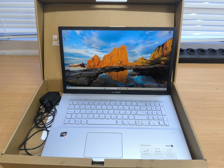 Prenosnik ASUS Vivobook 17