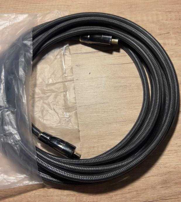 KABEL Delock HDMI-HDMI, dolžina 5 m - prodam