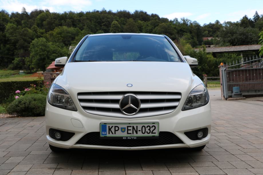 Mercedes-Benz B-klasa B180, 2012 L.