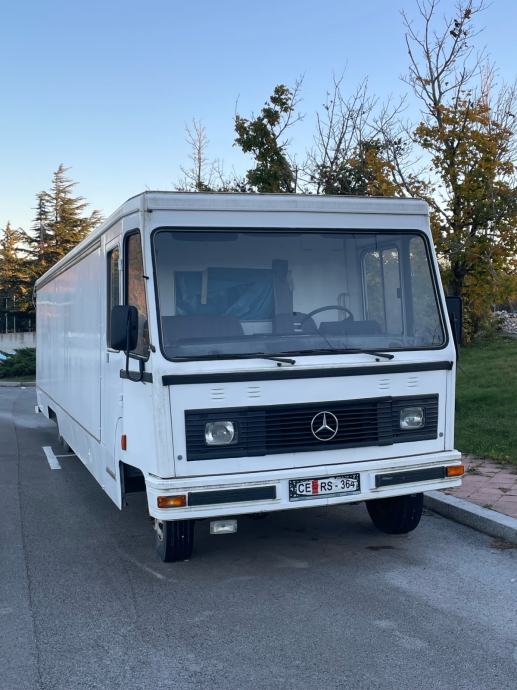 Mercedes-Benz Sprinter food truck