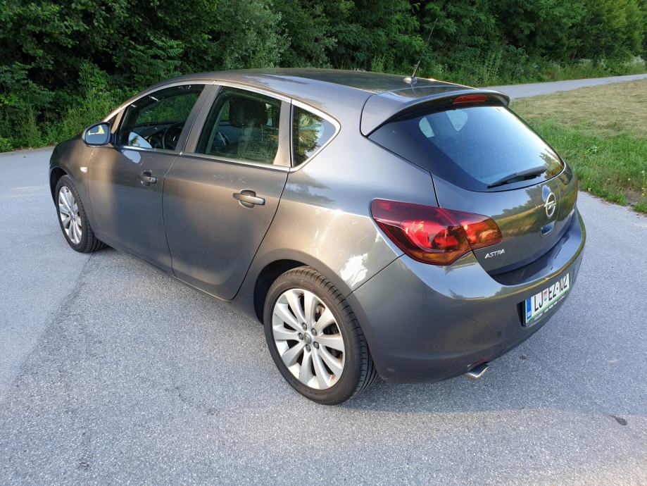 Opel astra j cosmo