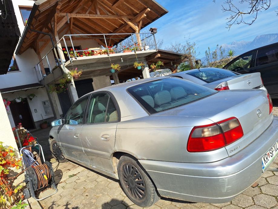 Opel Omega 2.2