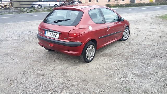 Peugeot 206, letnik 2000, 180000 km, bencin