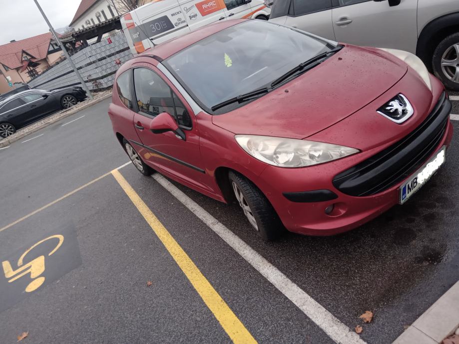 Peugeot 207 1.4 HDI-50 kw-DIZEL letnik 2008 za 1500€