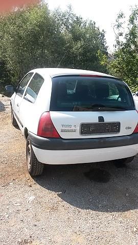 Renault Clio, letnik 2001,po delih