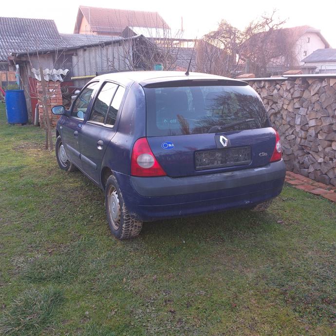 Renault Clio Limuzina