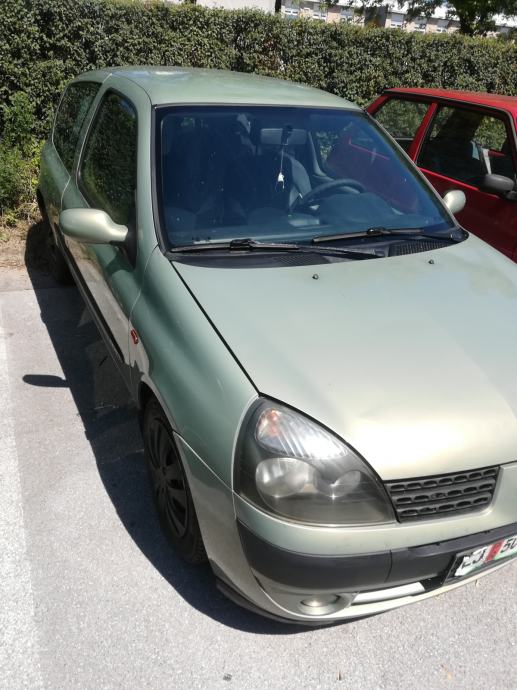 Renault Clio limuzina