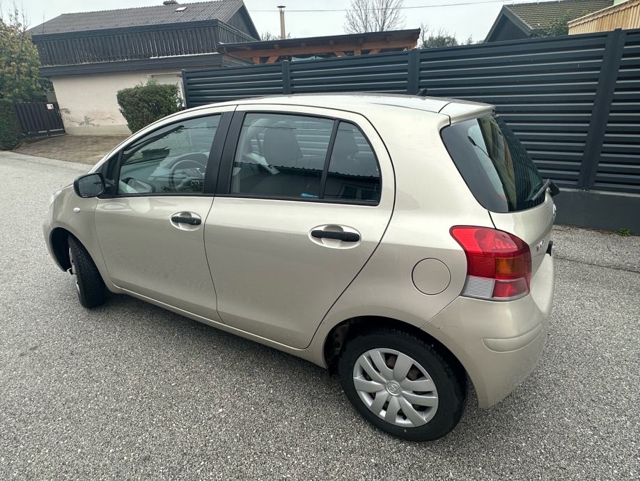 Toyota Yaris 1.0 5V Vrat