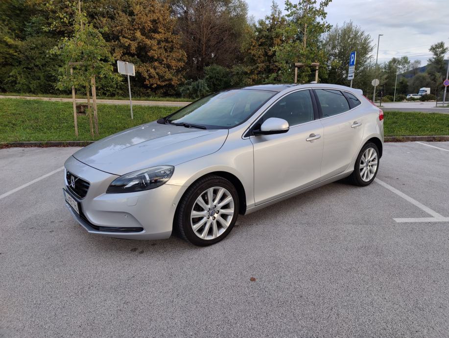 Volvo V40 D4 Summum AUTO ACC PANO