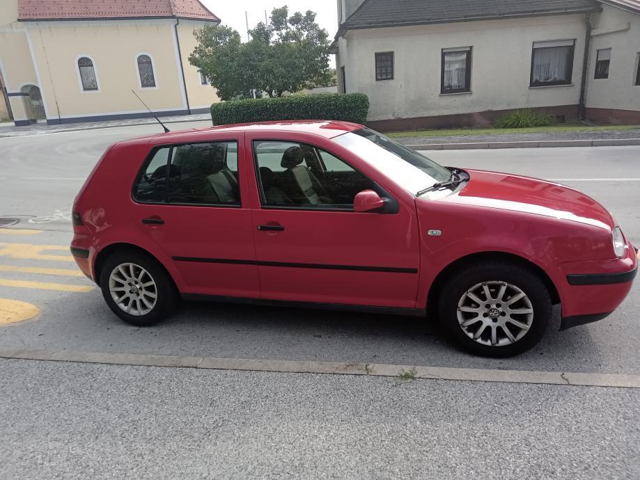 VW Golf IV1.9 SDI-letnik 2002 +KLIMO,ALU,registrirano z vinjeto+kljuko