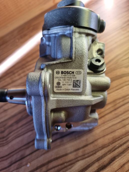 Bosch visokotlačna črpalka 0445010538 04L130755 VW 2.0 TDI