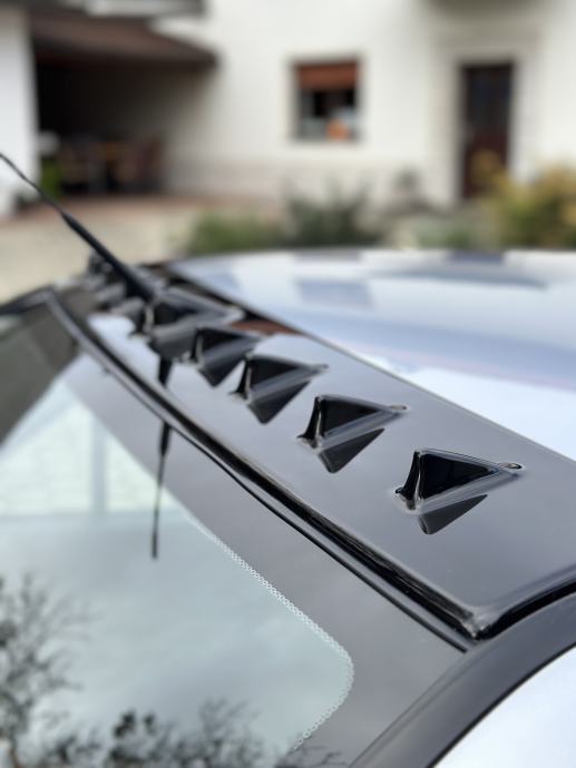 EVO 9 VORTEX generator (1x črn glossy, 1x carbon)