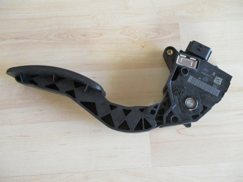 Pedal za plin Renault Megane 3 2011-2015 (180023599R)