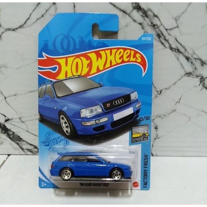 Audi avant rs hot wheels.