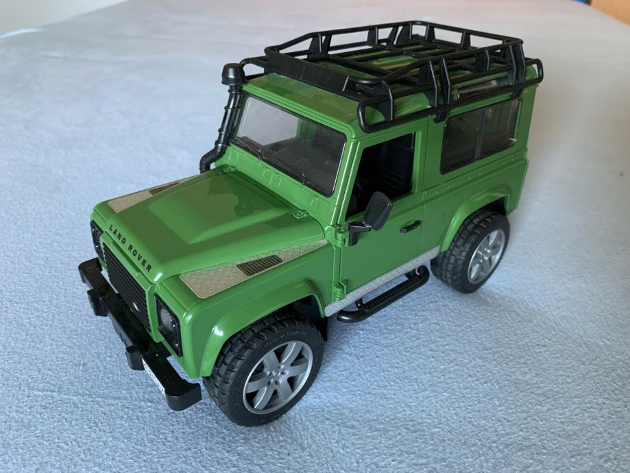 Bruder Land Rover Defender