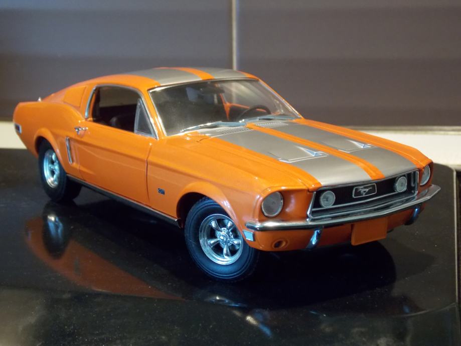 1/18 Greenlight collectible 1968 Ford Mustang GT Fastback