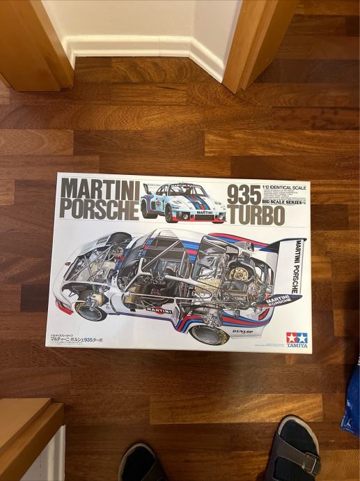 Maketa Tamiya MARTINI PORSCHE 935 TURBO 1:12 BIG SCALE SERIES